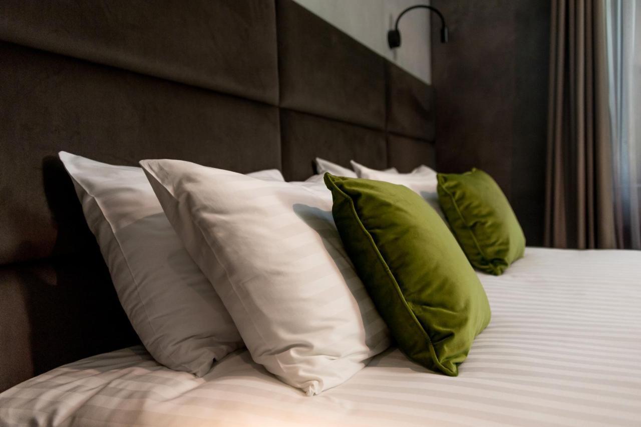 Brik Hotel Одесса Экстерьер фото