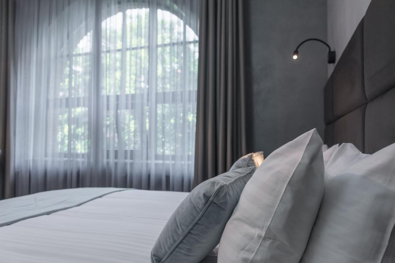 Brik Hotel Одесса Экстерьер фото